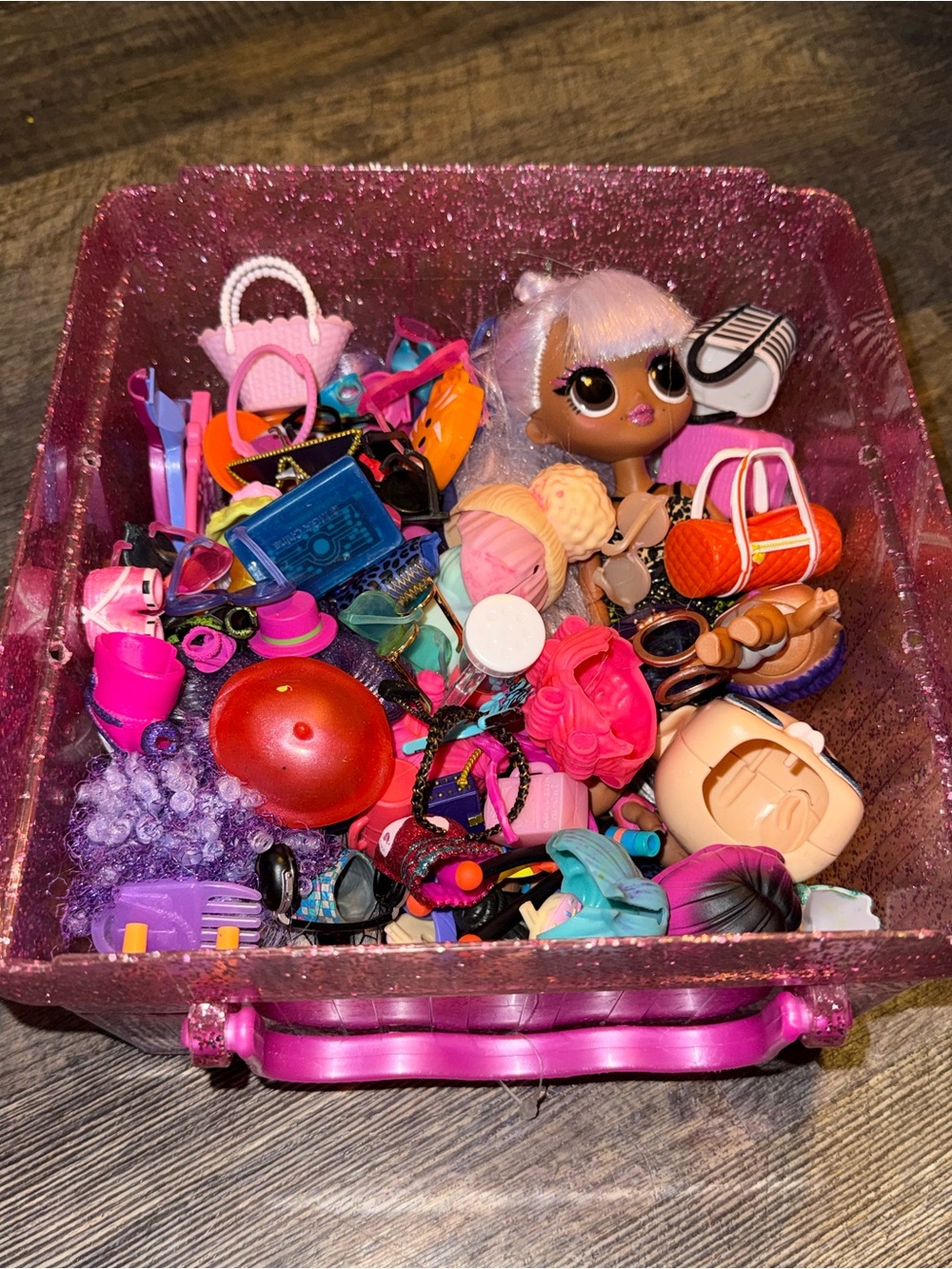 L.O.L. Surprise! Dolls with Accessory Set